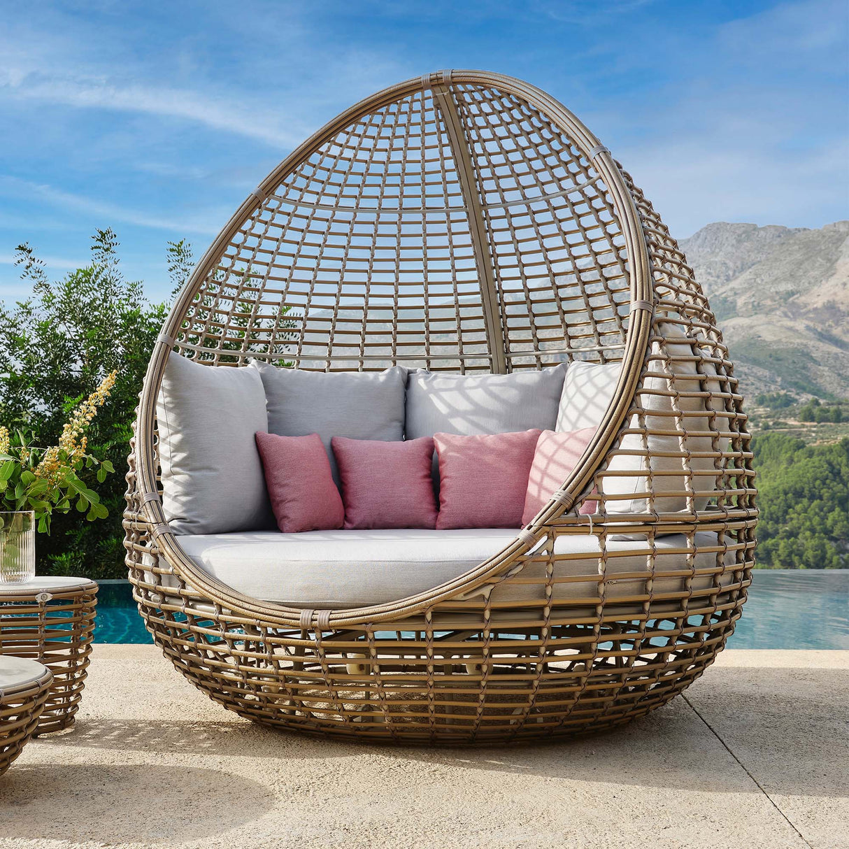 Faber Outdoor Swivel Daybed with Sunbrella Cushions Model 23504-KMNP-CUSH by Skyline Design