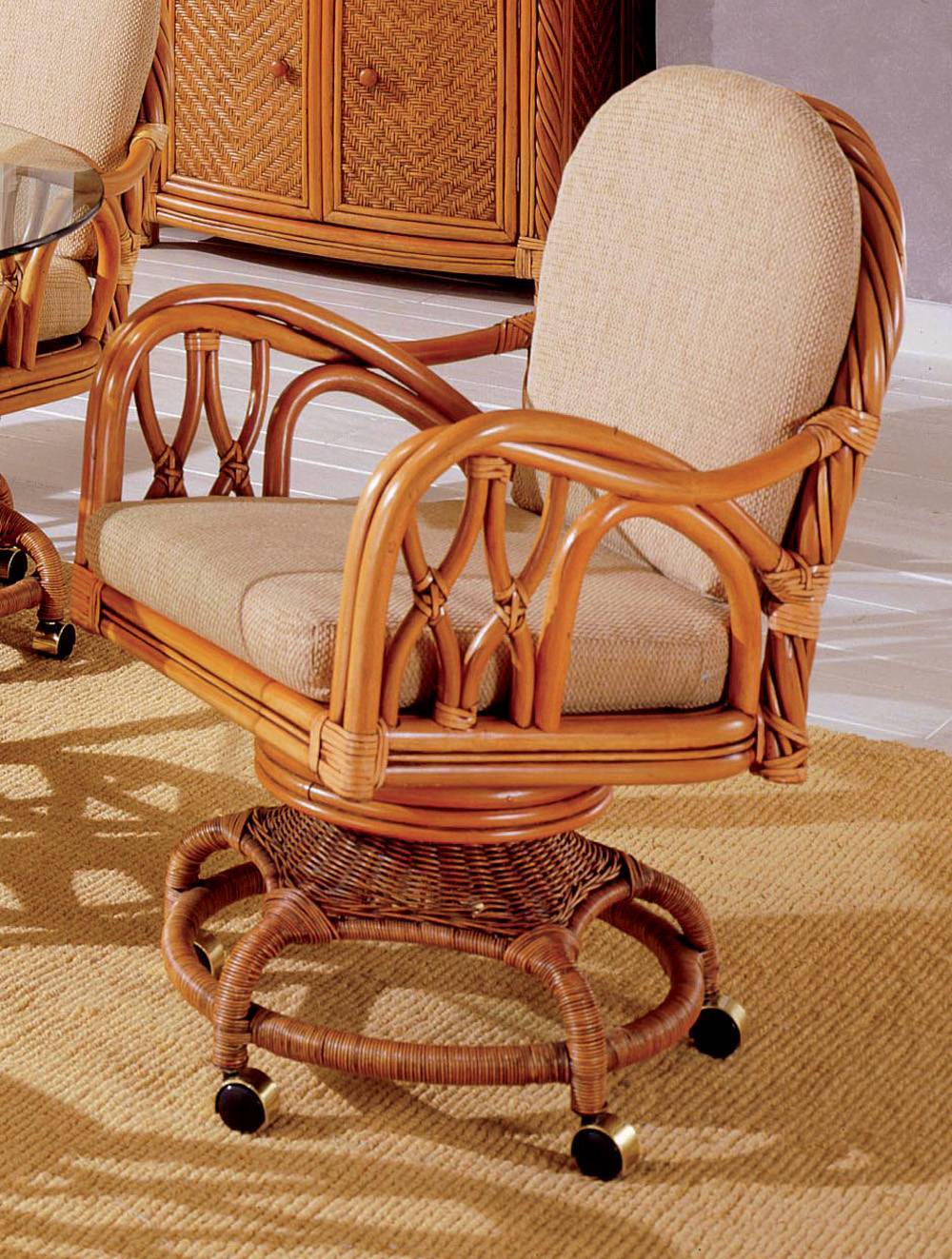 New Twist 5 Pc Dining Set with Swivel-Tilt Caster Chairs Model 3323-Set from South Sea Rattan