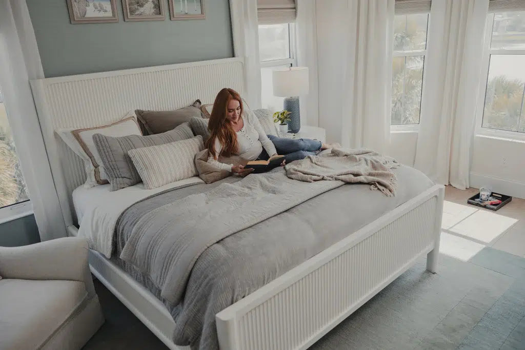 Genevie Reed King Solidwood Bed Timeless Clean White Finsh Model B499KBED-WHITE By Seawinds Trading