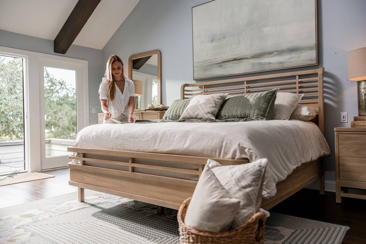 Monterey Coastal Queen Complete Bed from Seawinds Trading Model B366QBED-SANDSTONE