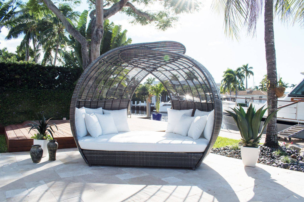 Panama Jack Banyan Daybed with Cushions