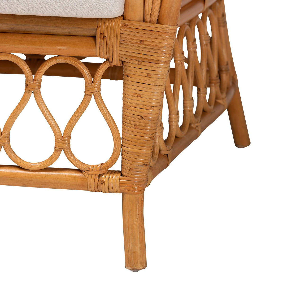 Beachcomber Wicker Fair Rattan Lounge Chair with Cushions