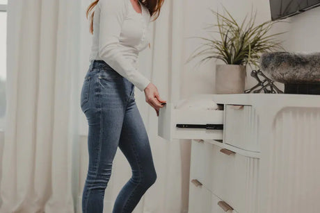 Genevie Reed 7-Drawer Solidwood Dresser Model B49936-WHITE By Seawinds Trading