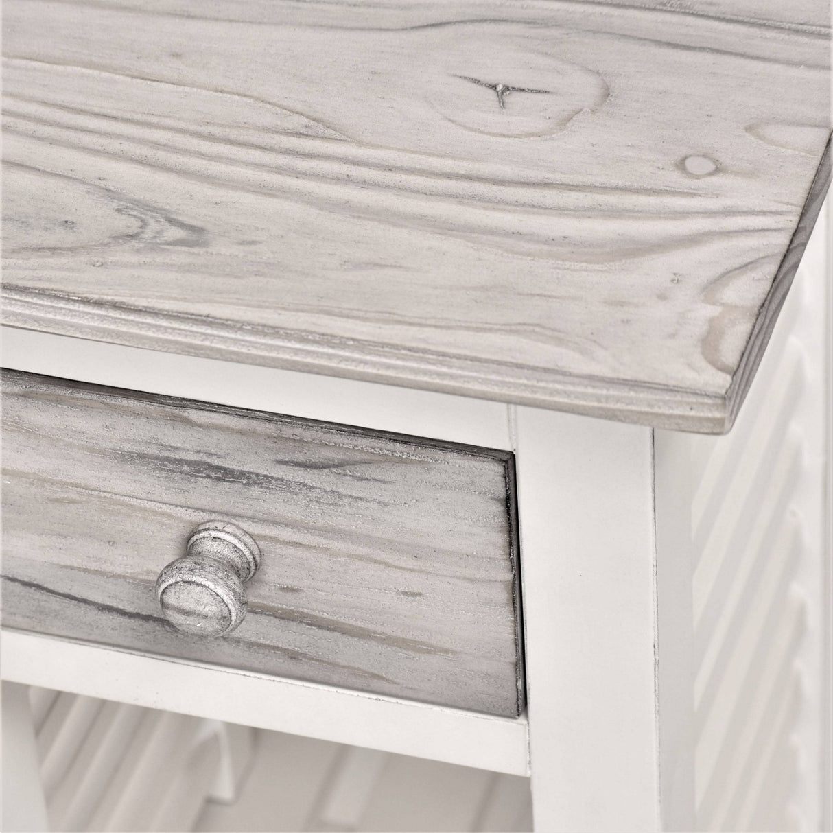 Islamorada Coastal Style Chairside Table B23305-DAPGREY By Seawinds Trading