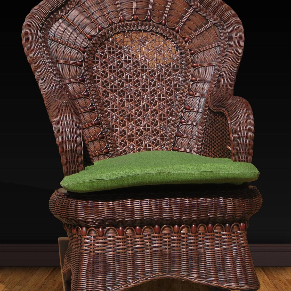 Vintage American Serpentine Wicker Rocker – Elegant Craftsmanship ...