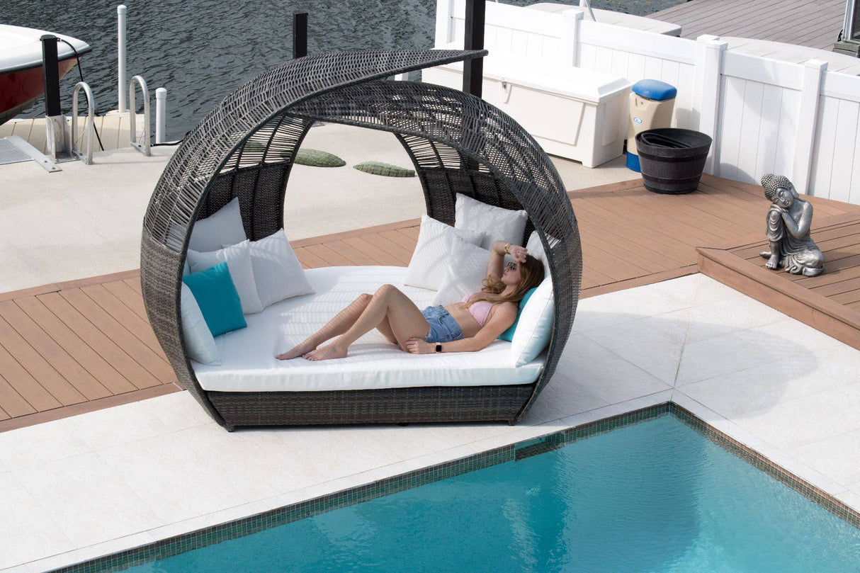 Panama Jack Banyan Daybed with Cushions